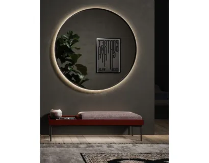 Specchio Astrid con cornice in laccato ossidato retroilluminata di Novamobili