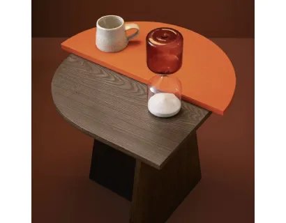 Tavolino Kisai 02 in legno con piano a contrasto in frassino tinto e laccato di Oggioni