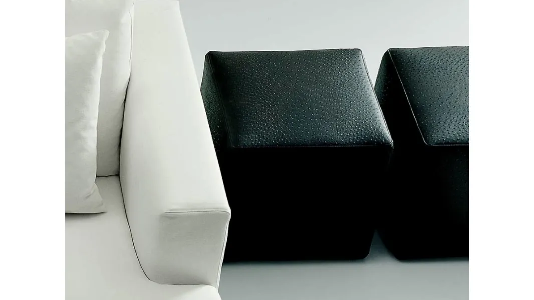 Pouf Cubik in pelle di Deas