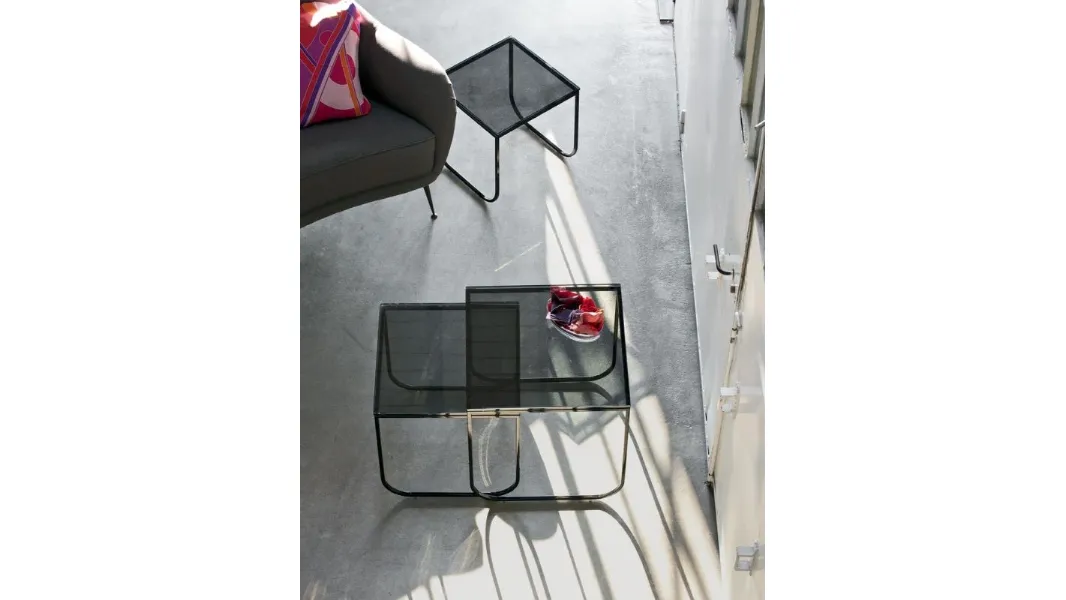 Tavolino con struttura in acciao laccato e piano in cristallo Tokio di Bontempi