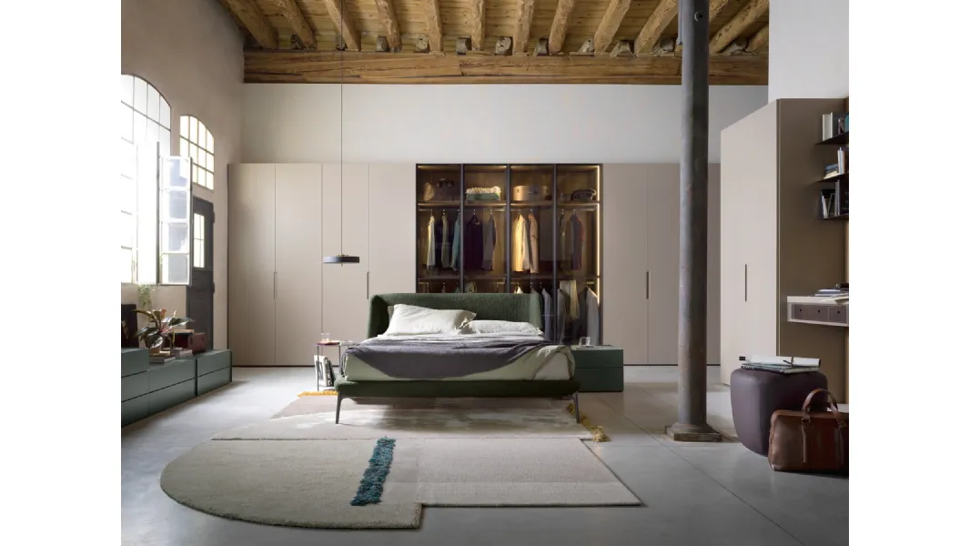 Armadio Perry con anta in vetro e laccato di Novamobili