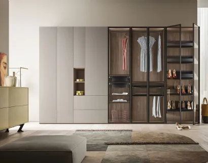 Armadio Battente Glix ZN01 finitura Noce, Nuvola e Vetro di Marka Total Living