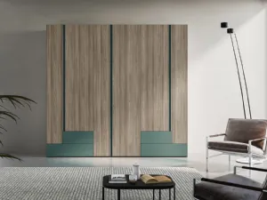 Armadio Battente Gola ZN06 finitura Forestal Brown e Pavone di Marka Total Living