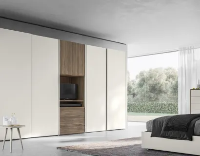 Armadio Scorrevole Happy ZN18 con vano porta TV finitura Perla e Noce di Marka Total Living