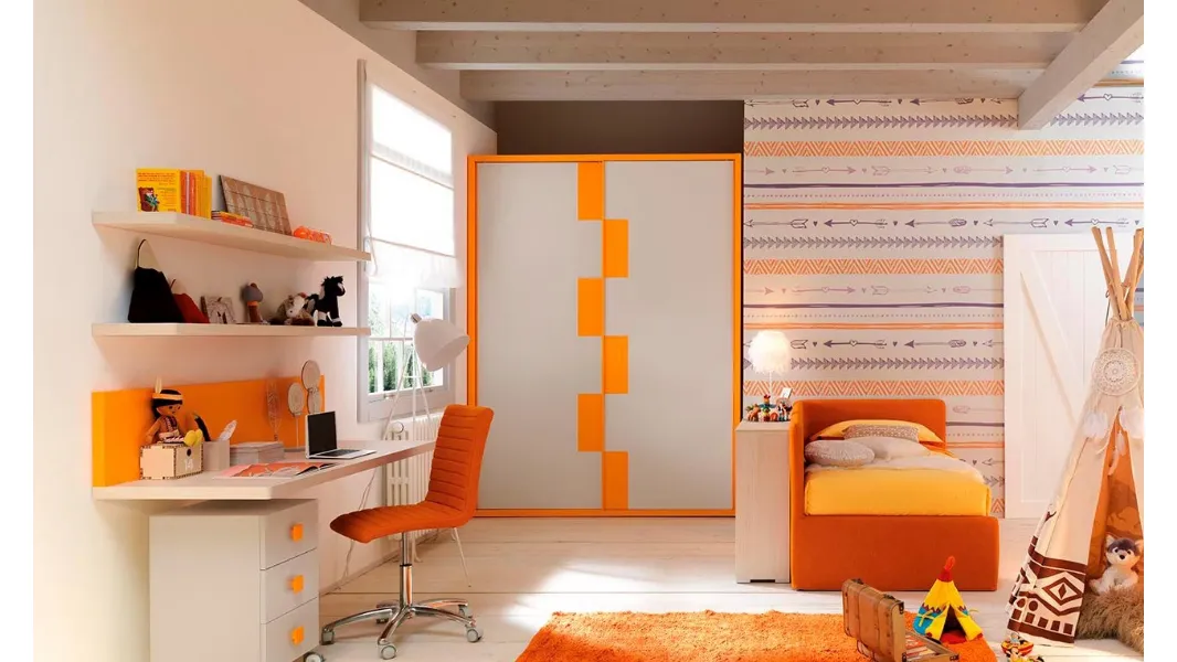 Cameretta arancione con letto singolo KC313 di Moretti Compact