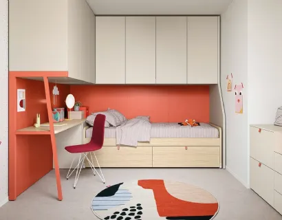 Cameretta a ponte con scrivania Kids space 26 in melaminico di Nidi