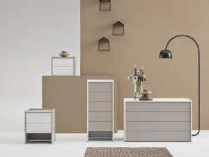 Gruppo Notte moderno Linear di Marka Total Living