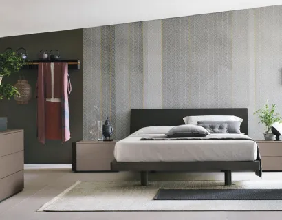 Letto con testiera Clio in legno rovere moka di Tomasella