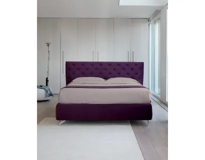 Letto in tessuto Duke con tetsiera in lavorazione capitonné  e box contenitore di Bontempi Letti Design