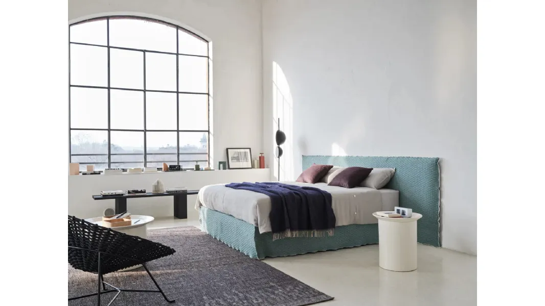 Letto imbottito Easy di Gervasoni