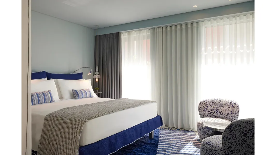 Letto imbottito Fly di Gervasoni