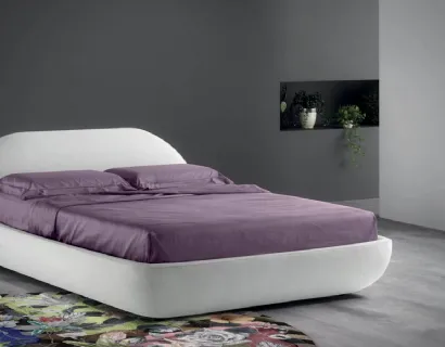 Letto imbottito di design dalle forme morbide e arrotondate con testiera Fresh di Bside