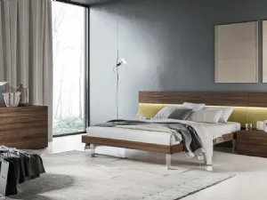 Letto finitura Forestal Dark con piedi in plexiglass e testiera rivestita in tessuto Puzzle GL05 di Marka Total Living