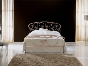 Letto con testiera lavorata con fiori in ferro battuto Glicine di Bontempi