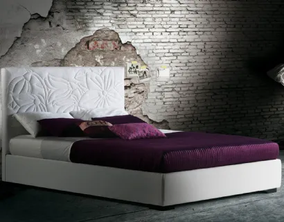 Letto Mauritius in tessuto con motivo floreale trapuntato sulla testiera di Milano Bedding