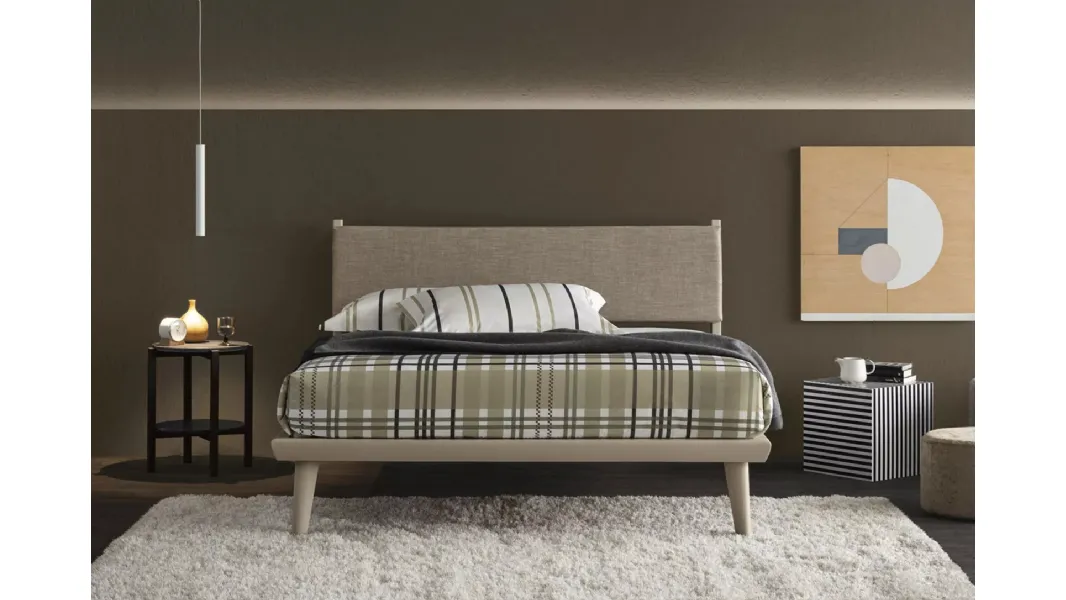 Letto con testiera Orimento di Oggioni