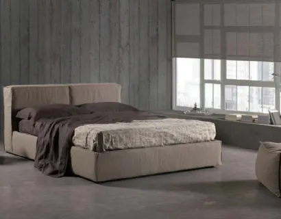 Letto in tessuto imbottito con testiera Soffice di Salvetti