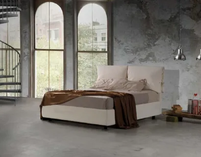 Letto in tessuto imbottito con testiera Vienna di Salvetti