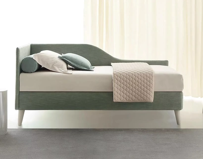 Daybed singolo con contenitore Golf 131 di Oggioni