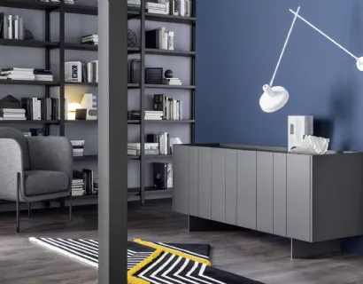 Madia Stripe in laccato grigio opaco di Novamobili