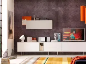 Parete attrezzata con wallbox a giorno e basamento in metallo laccato opaco LV106 di Moretti Compact