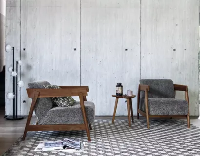 Poltroncina Brick in legno e tessuto imbottito di Gervasoni