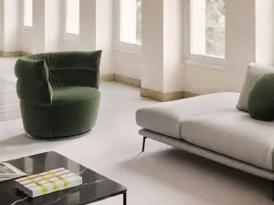Poltroncina morbida e comoda realizzata in tessuto imbottito Julie di NicolinePoltroncina morbida e comoda realizzata in tessuto imbottito Julie di Nicoline