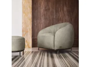 Poltroncina in pelle morbida e avvolgente Nest di Nicoline