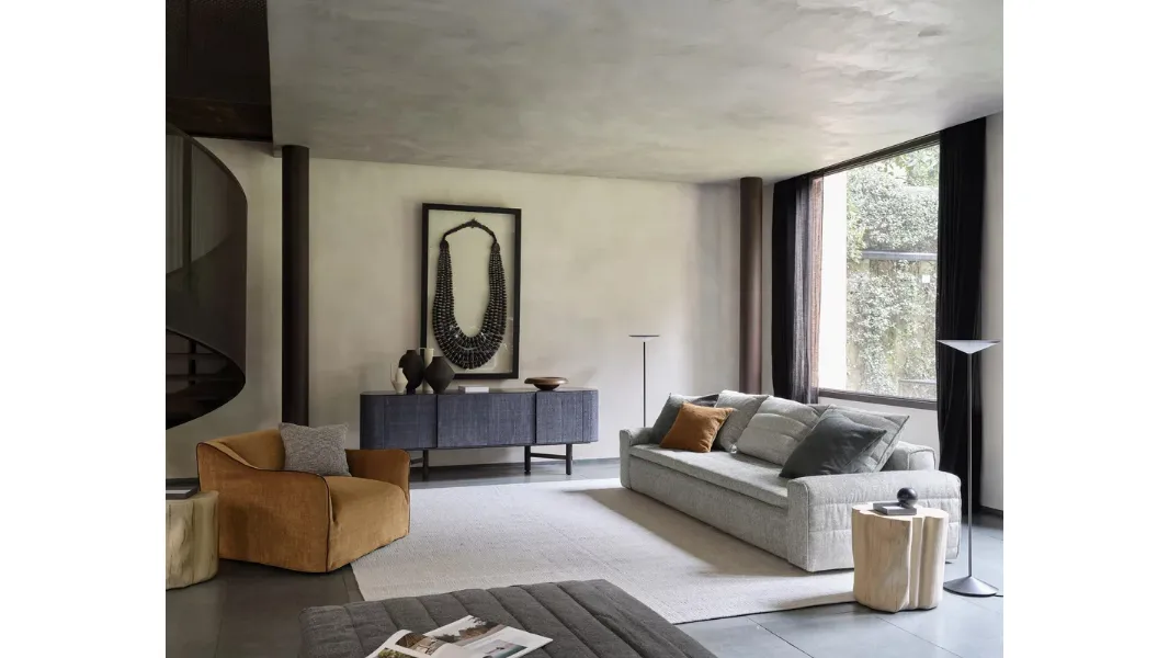 Poltrona in tessuto imbottito Saia di Gervasoni