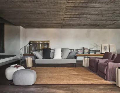 Divano lineare Gray in legno e tessuto di Gervasoni
