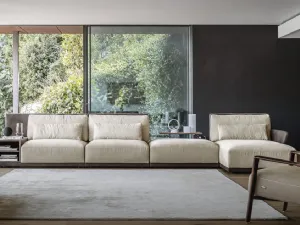Divano lineare in tessuto con pouf Isola di Nicoline
