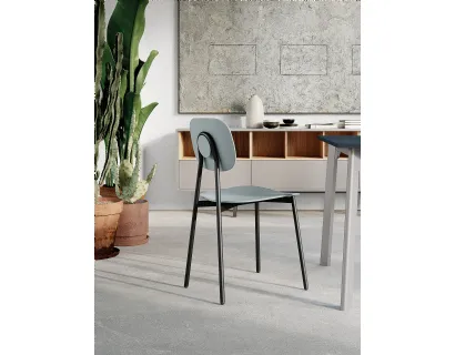 Sedia Omega con struttura in metallo verniciato e seduta in polipropilene rinforzato con fibra di vetro di Arredo3
