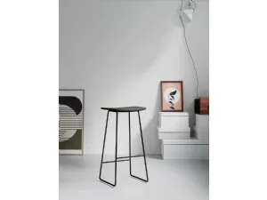 Sgabello Sigma L con struttura in acciaio verniciato e seduta in Frassino di Arredo3