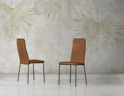 Sedia rivestita in pelle Gaia di Sedit