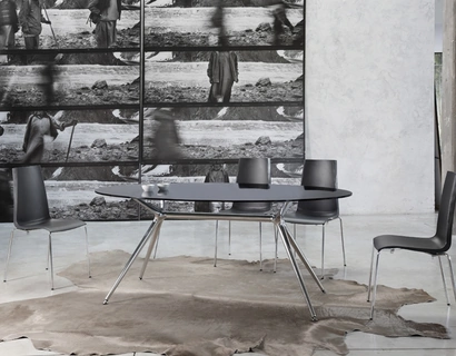 Sedia impilabile con scocca in polipropilene riciclabile rinforzato con fibra di vetro e struttura in acciaio tubolare cromato Mannequin di Scab Design