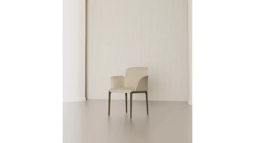 Sedia con braccioli Opera in pelle di Bontempi