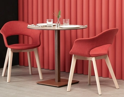 Sedia imbottita con struttura in legno di faggio Natural Lady B Pop di Scab Design