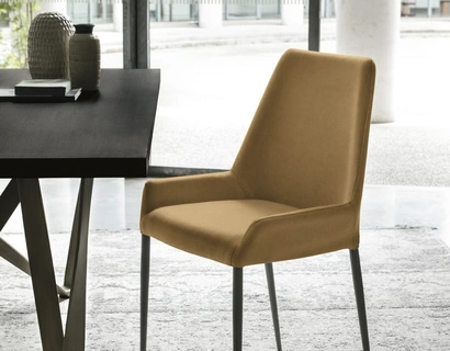 Sedia rivestita in ecopelle Havana di Sedit