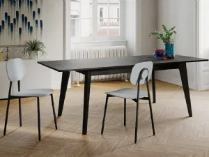 Tavolo allungabile Edgard con top in laminato e gambe in legno di Arredo3