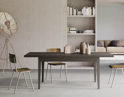 Tavolo Stoccolma Allungabile con piano in laminato e gambe impiallacciate di Arredo3