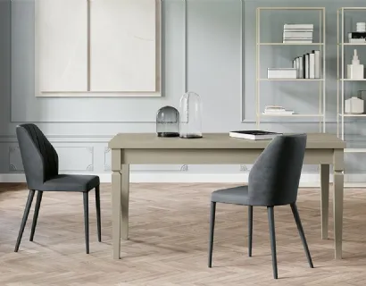 Tavolo Torino Fisso con top in legno impiallacciato e gambe in massello di Arredo3