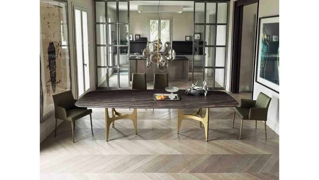 Tavolo Universe XXL con top in SuperMarmo e base in acciaio laccato di Bontempi