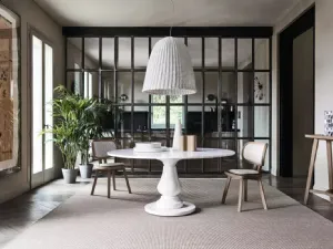 Tavolo Gray 38 in marmo bianco di Carrara e base in millgres di Gervasoni
