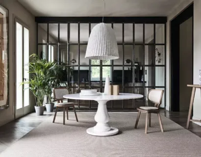 Tavolo Gray 38 in marmo bianco di Carrara e base in millgres di Gervasoni