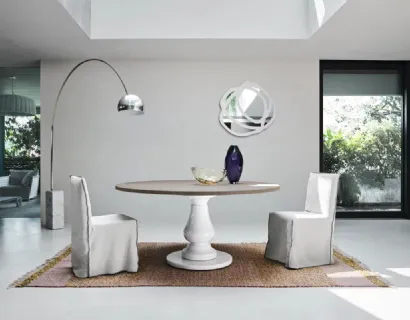Tavolo Gray 38 con top in legno e base in millgres bianco di Gervasoni