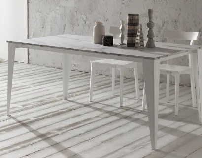 Tavolo da pranzo allungabile, struttura in metallo e piano in laminato di Arredo3