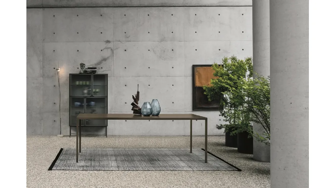 Tavolo Strong con top laccato antigraffio bronzo di Sedit