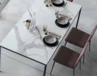 Tavolo fisso con piano in ceramica effetto marmo Strong di Sedit