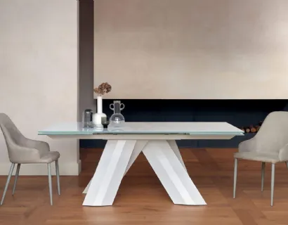 Tavolo allungabile Twist con piano in cristallo di Ingenia