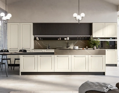 Cucina Classica in frassino bianco con isola Asolo di Arredo3